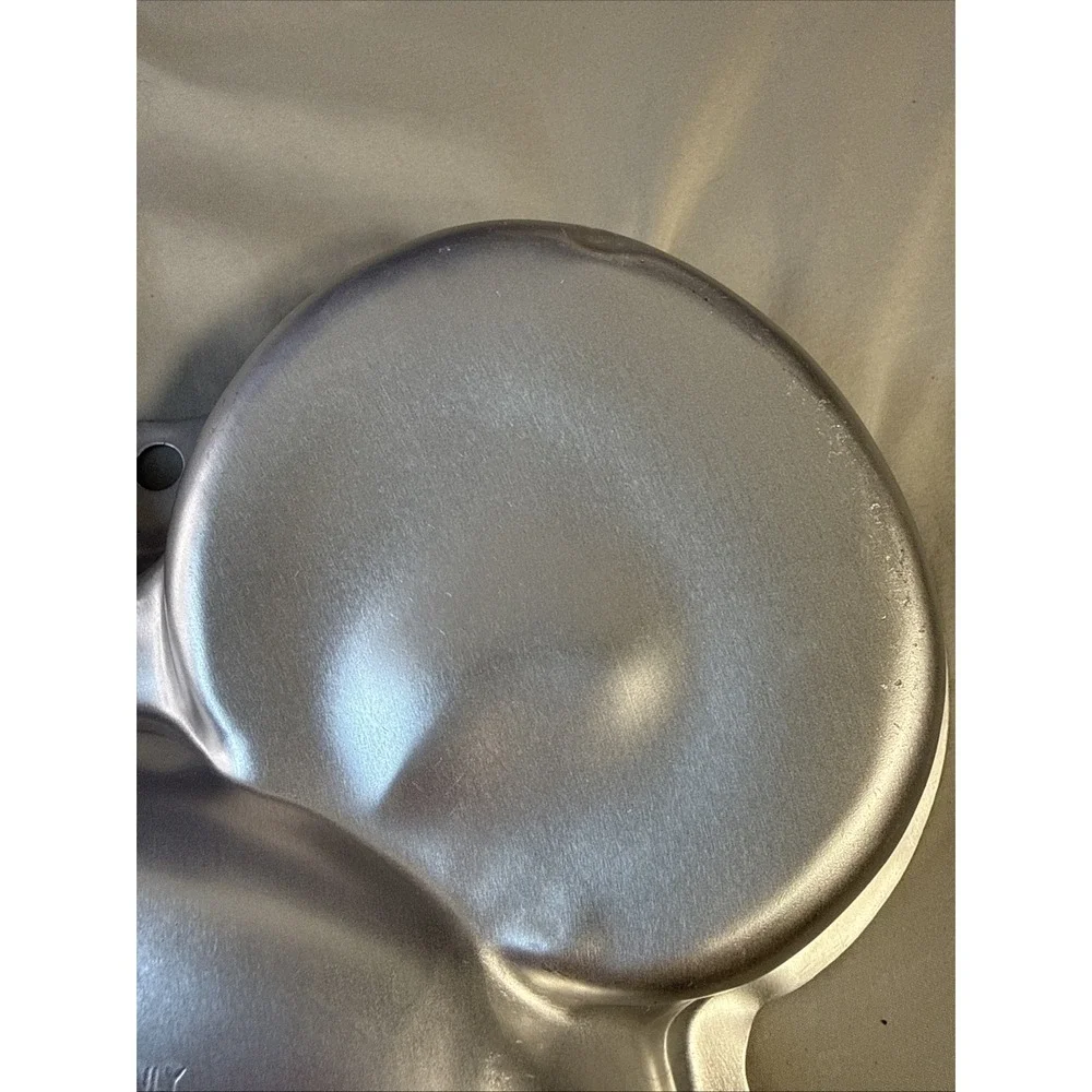 Wilton Mickey Mouse Head Cake Pan Disney Clubhouse 2105-7070 with Instructions